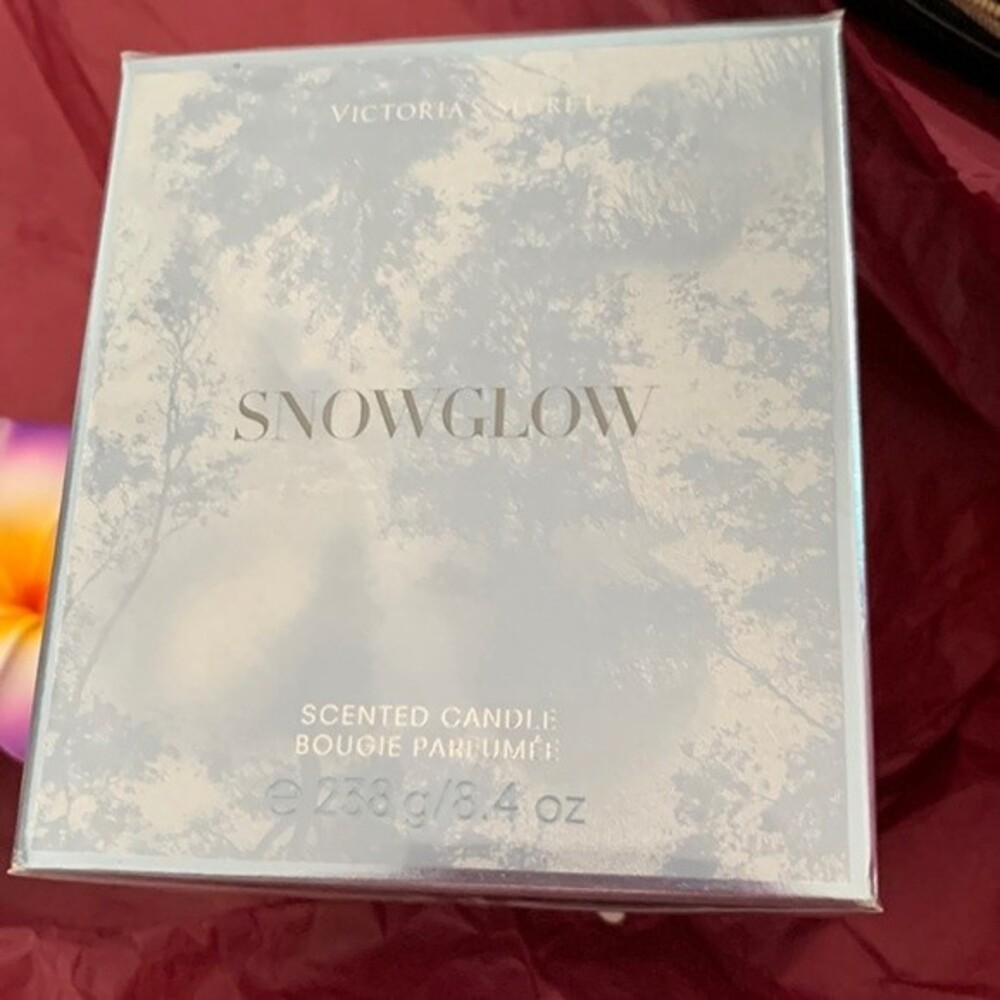 VS Snowglow Scented Candle